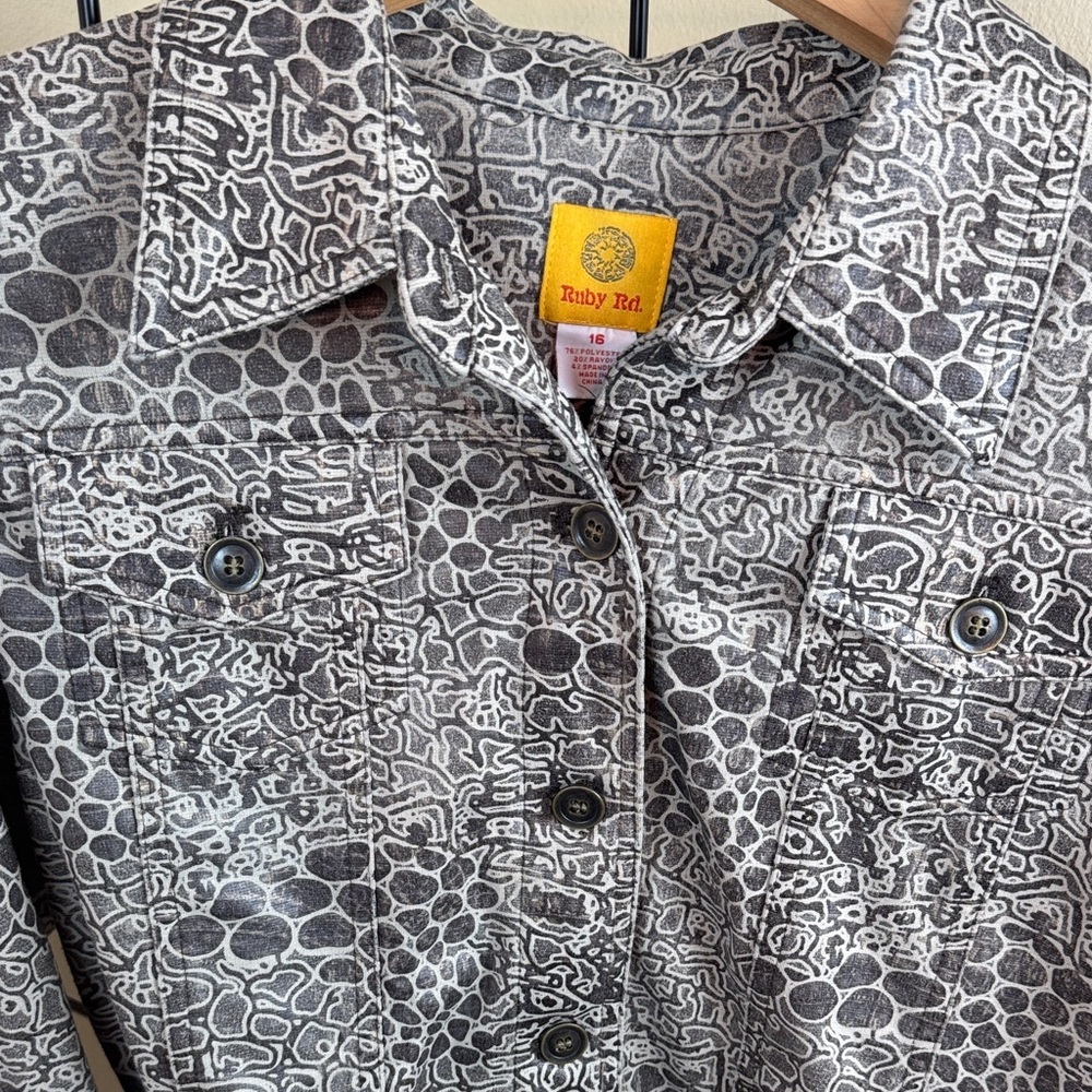 Ruby Rd Women's 3/4 Sleeve Button Up Jacket Reptile Animal Print Size 16 - Picture 4 of 10